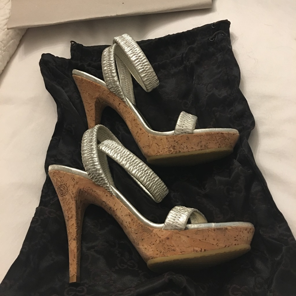 Gucci Metallic cork heels